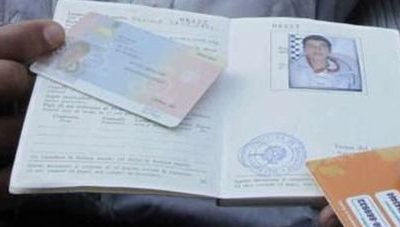 Falsificavano documenti e contratti, blitz GdF all’anagrafe