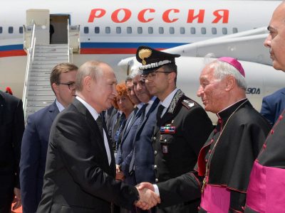 Putin è arrivato a Roma. Incontri con il Papa, Mattarella e Berlusconi