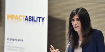 Chiara Appendino, sindaca di Torino, gioca a be...