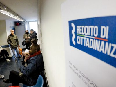 Reddito di cittadinanza: oltre 2 milioni ne beneficiano. L’importo medio è di 526 euro
