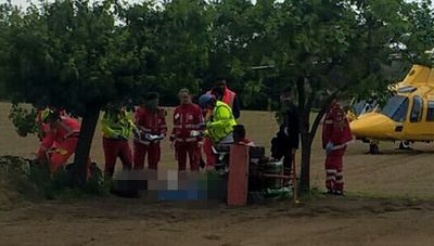 Muore schiacciato dalla fresa mentre lavora i campi