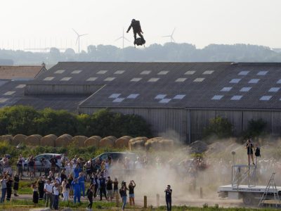 Zapata, “l’uomo volante” cade nel canale della Manica
