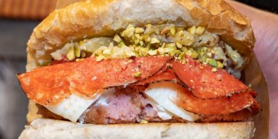 Donna muore soffocata mentre mangia un panino