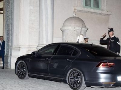 Salvini ritira la mozione di sfiducia, ma Conte si dimette comunque e sale al Colle