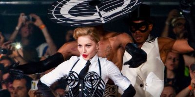 Madonna, festa in maschera a New York per i 61 ...