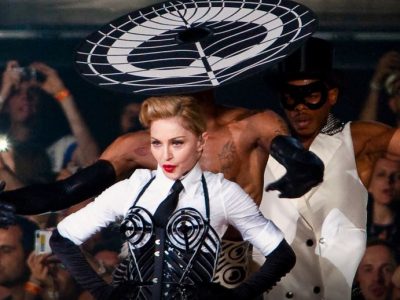 Madonna, festa in maschera a New York per i 61 anni: il video