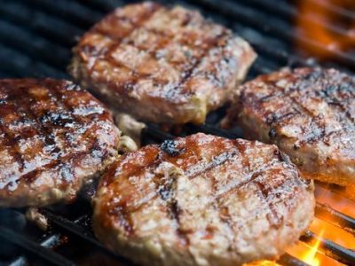 La scommessa olandese: milioni di hamburger da una sola mucca