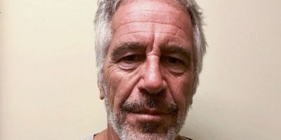 Suicidio Epstein, rimangono i dubbi: aperte tre...