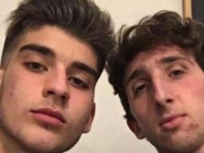 Un solo funerale per gli amici travolti e uccisi in moto