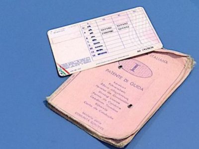 Patente di guida, l’esame di teoria sarà valido oltre 6 mesi