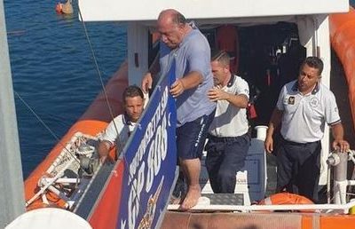 Calabria, affonda una barca: salvati un bimbo e due adulti