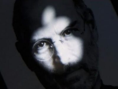 Jobs come Presley, spunta la foto d’un sosia e si scatenano le voci di un complotto