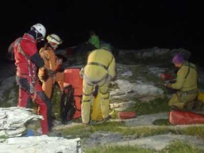 Salvo lo speleologo intrappolato a 300 metri di profondità nel Cuneese