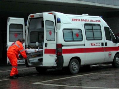 Bimbo di 7anni muore nello schianto frontale fra due auto