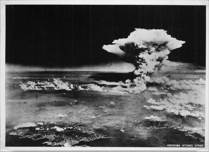 La bomba atomica sganciata su Hiroshima il 6 agosto 1945