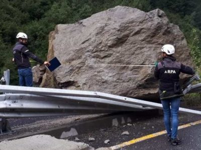 La frana del Ruinon vista da Arpa e dal sindaco di Valfurva