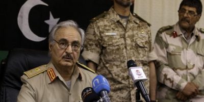 Le milizie di Haftar sparano razzi sull’a...