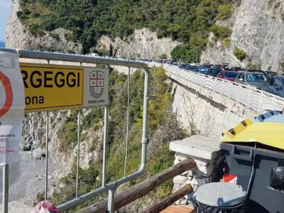 Savona, un 17enne confessa ai carabinieri il lancio del cassonetto