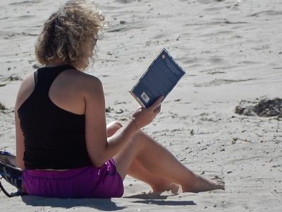 Libri in vacanza. Cosa leggo oggi? Ecco i titoli dell’estate