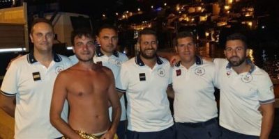 La storia del 28enne addormentato sul materassi...