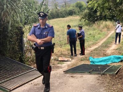 Colto da malore in auto, 54enne esce di strada e muore