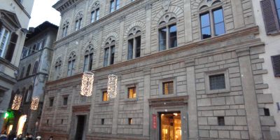 Caduta di calcinacci da Palazzo Rucellai, nessu...