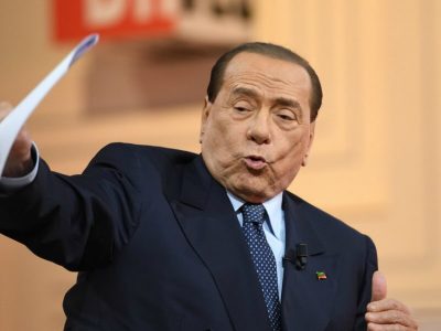 Berlusconi rilancia il centrodestra: “Senza di noi non c’è futuro”
