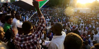 Firmata la dichiarazione costituzionale da mili...