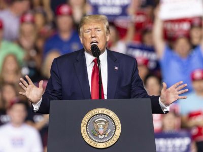 Trump dona il suo stipendio da Presidente alla Sanità pubblica