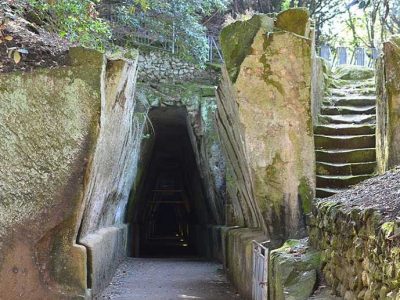 A passeggio nell’Antro della Sibilla Cumana