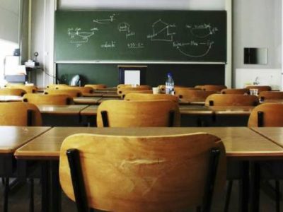 Bimbo bullizzato in chat dalle maestre: denunciata la madre