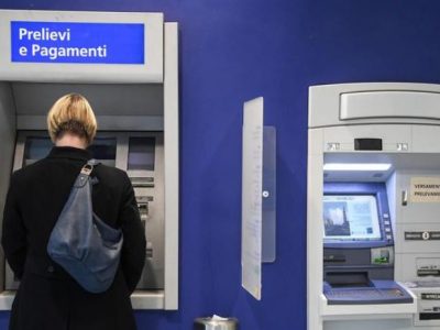 Banche, le spese di  gestione del conto crescono di 7,5 euro