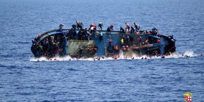 Barconi affondano al largo di Libia e Marocco: ...