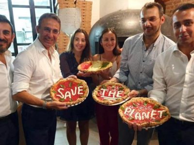 Di Maio e Costa a New York s’improvvisano pizzaioli