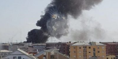 Trezzano, incendio in un capannone: tre feriti,...