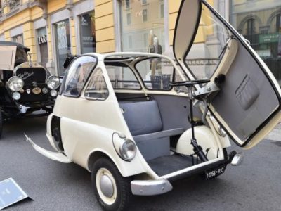 Milano, una Iso Isetta del 1954 vince lo Street Show
