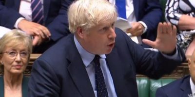 Smacco a Johnson: sì dei Comuni alla legge anti...