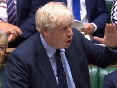 Smacco a Johnson: sì dei Comuni alla legge anti-no deal