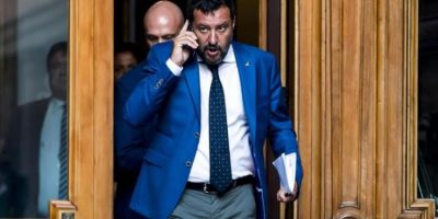 Invita Salvini al suicidio, giornalista Rai ris...