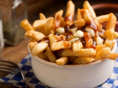 Si nutre per anni solo di patatine fritte e diventa cieco