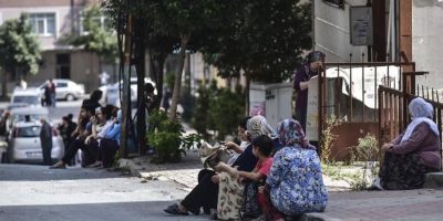 Terremoto in Turchia, cade un minareto a Istanbul