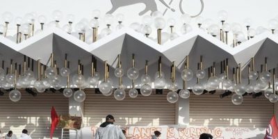 Ambientalisti occupano il red carpet della Most...