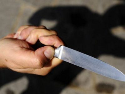 Ucciso a coltellate dopo una mancata precedenza, fermato un pregiudicato