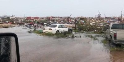 L’uragano Dorian si avvicina alla Florida...