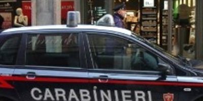 Marocchino cerca di strangolare barista, di inv...