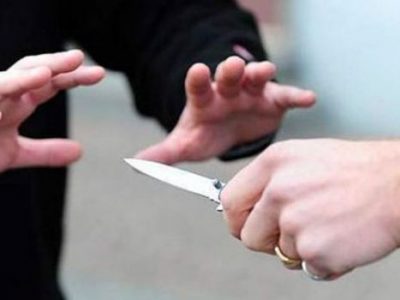 Il battesimo finisce a coltellate, un arresto e due denunce