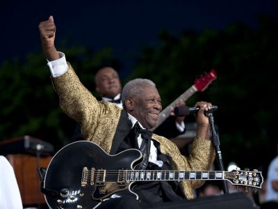 Google celebra B.B. King, il re del blues, con un doddle.