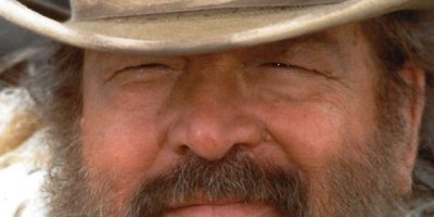 Napoli rende omaggio all’attore italiano ...