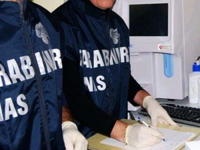 Smercio illegale di farmaci oppioidi sgominato dai carabinieri