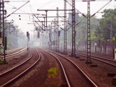 Litiga con i genitori e si butta sotto il treno, morta 13enne